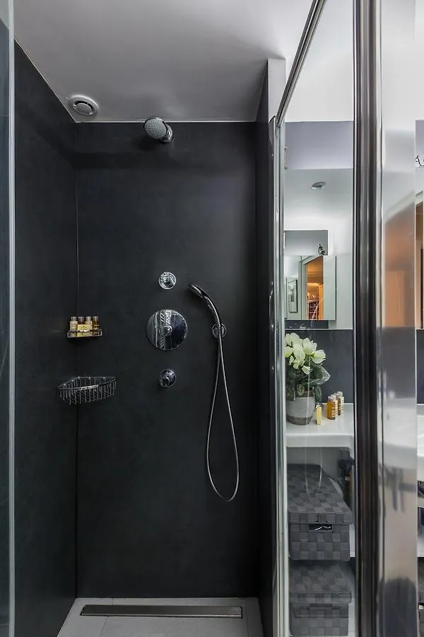 Veeve - Latin Quarter Retreat